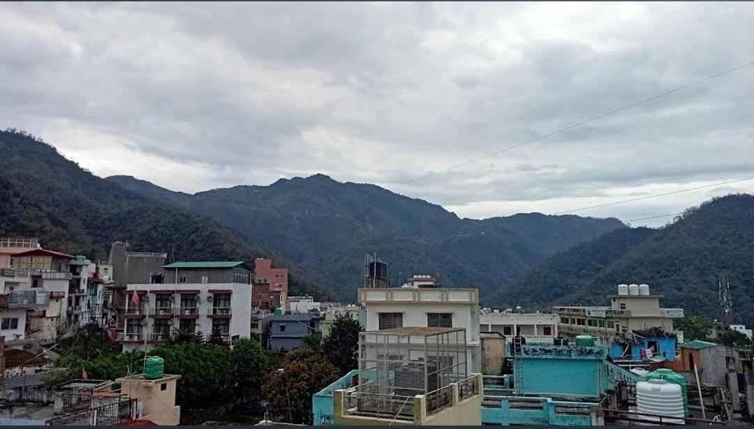 Hotel Parth Inn Rishīkesh Buitenkant foto